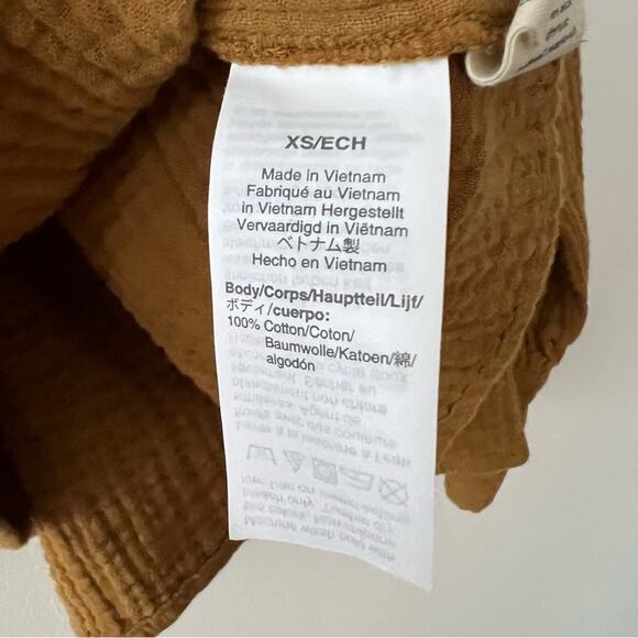 Madewell Lightspun Button-Back Peplum Top - Picture 8 of 9